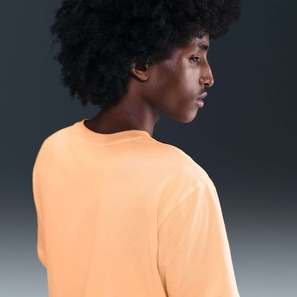 Vista 2 Camiseta Básica Masculina Nike Just Do It Nike LARANJA CLARO