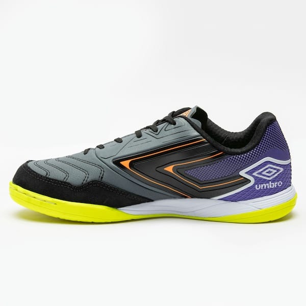 Vista 2 Chuteira Futsal Umbro Pro 5 Bump Club - Adulto Umbro CINZA/PRETO
