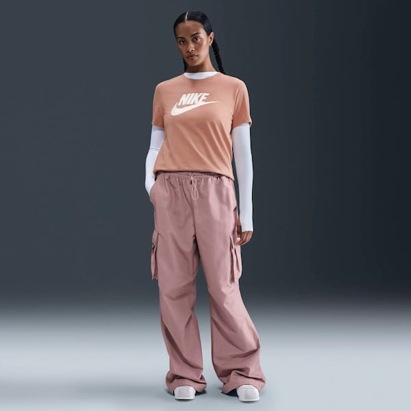 Vista 2 Camiseta Feminina Nike Manga Curta Sportswear Essential Icon Nike ROSE GOLD