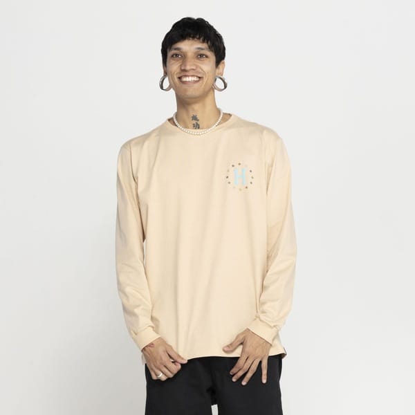 Vista 2 Camiseta Huf Manga Longa Puff Galaxies HUF BEGE