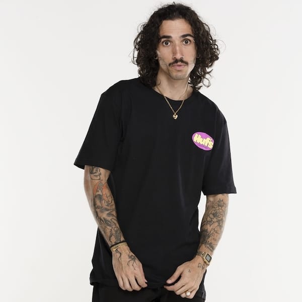 Vista 2 Camiseta HUF Manga Curta Liquormart SS HUF PRETO