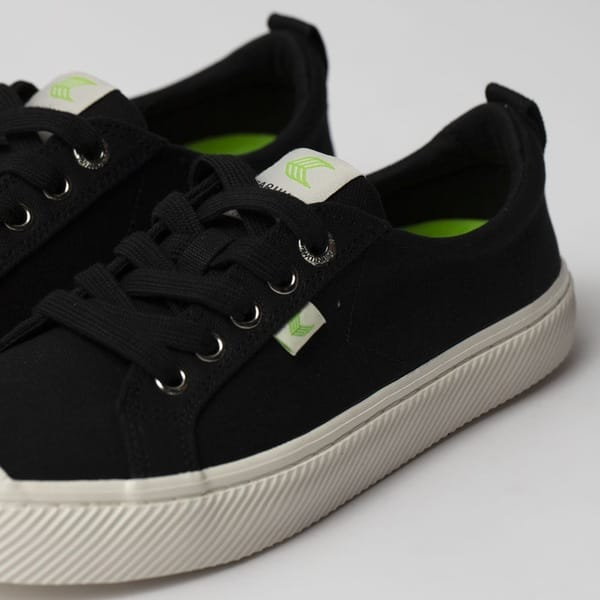 Vista 2 Tênis Cariuma Oca Low Black Canvas Cariuma PRETO
