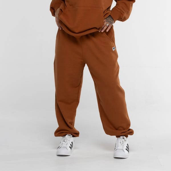 Vista 2 Calça Puma Downtown Relaxed Sweatpants Puma MARROM