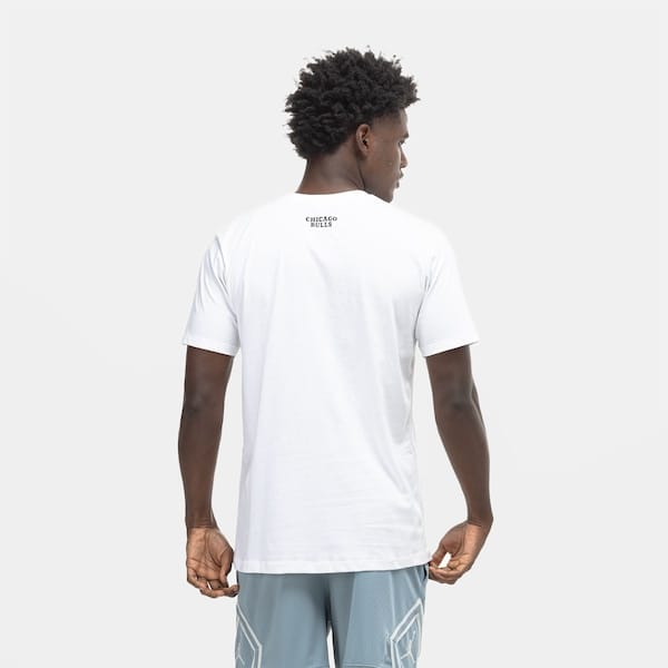 Vista 2 Camiseta do Chicago Bulls NBA Masculina Core NBA OFF WHITE