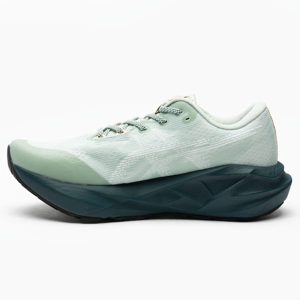 Vista 2 Tênis Masculino ASICS Novablast 5 TR ASICS VERDE CLA/VERDE ESC