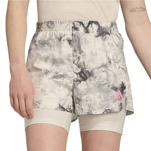 Vista principal Short 2 Em 1 adidas Own The Run Spray Dye Feminina Adidas CINZA CLA/PRETO