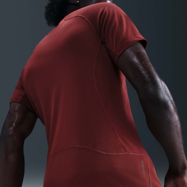 Vista 2 Camiseta Nike Pro Masculina Nike VINHO