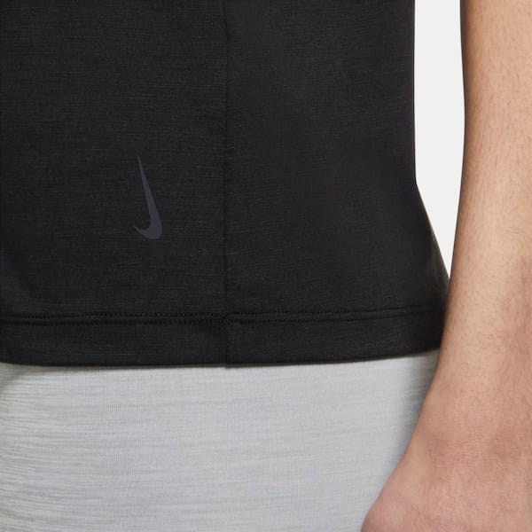 Camiseta Regata Nike Core Novelty Feminina - 2