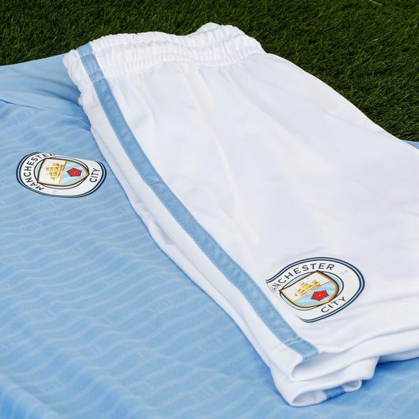 Vista 2 Kit de Uniforme do Manchester City Braziline Infantil Camiseta + Calção braziline BRANCO/AZUL
