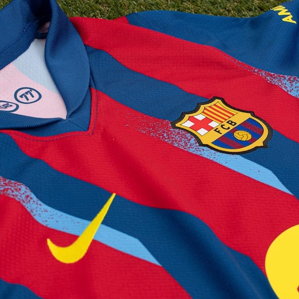 Vista 2 Camisa F.C Barcelona IV 25/26 Torcedor Pro Nike Infantil Nike AZUL/VERMELHO