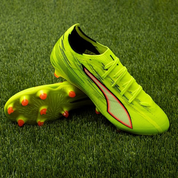 Vista 2 Chuteira de Campo Adulto PUMA Ultra 6 Match Puma AMARELO/LARANJA