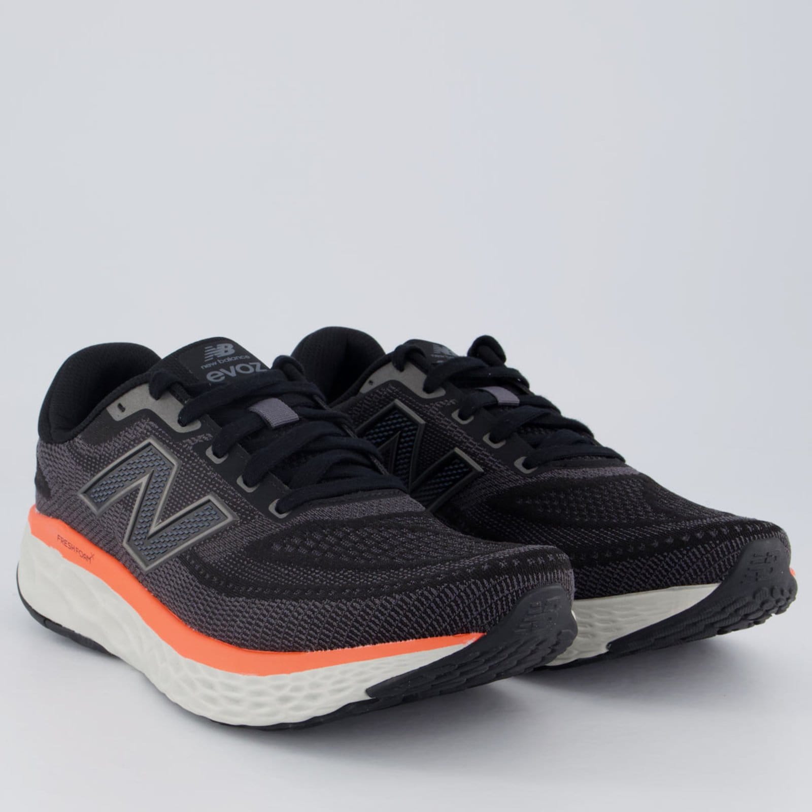 Vista 2 Tênis New Balance Fresh Foam X Evoz V4 Preto e Coral New Balance preto coral