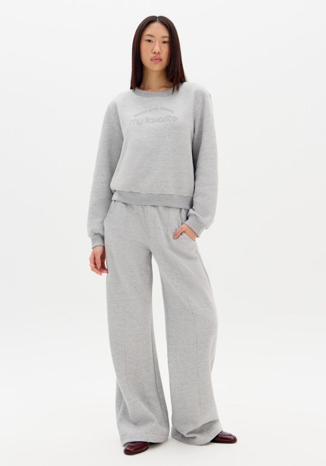 Calça Reta De Moletom Com Recortes