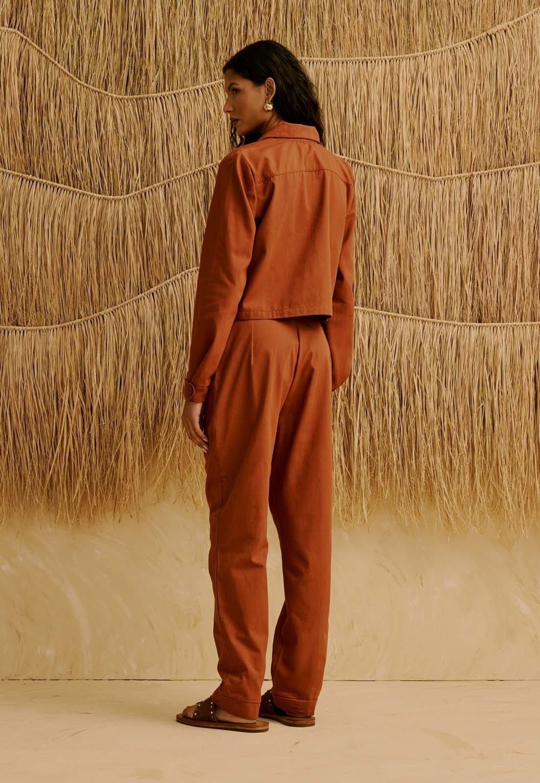 Vista 2 Calça Cenoura Lisa CaCay marrom