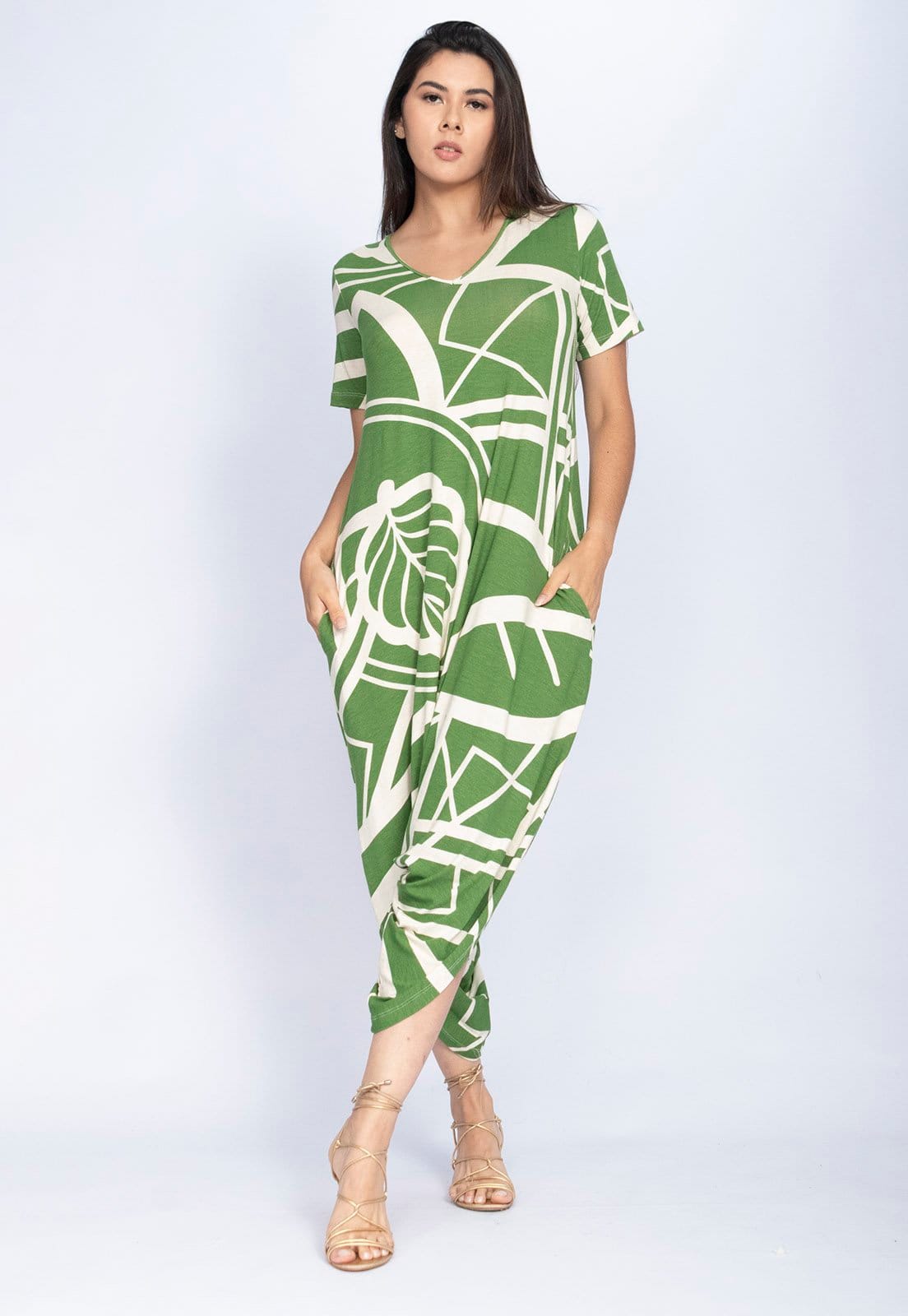 Vista 2 Macacão CabanaFree Saruel Malha Pantacourt Grumari com Manga Estampa Lagoa Botânica Verde Cabanafree estampado verde