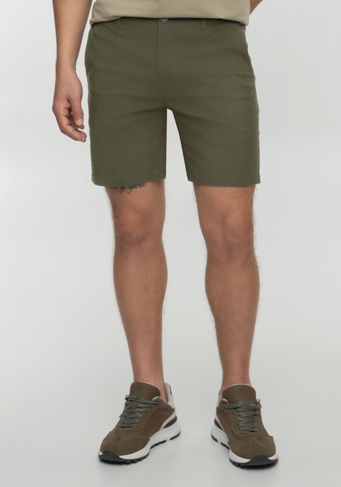 Shorts Masculino Com Bolsos Em Tecido Plano Com Elastano