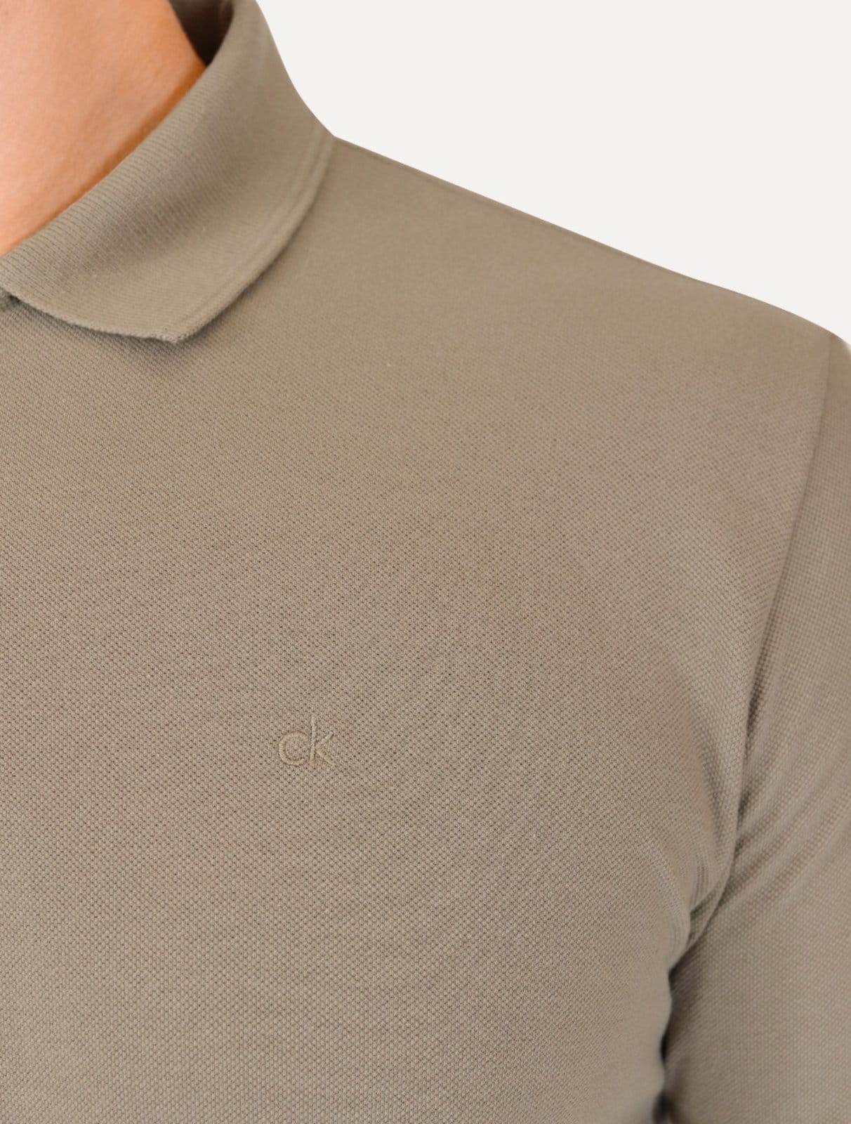 Vista 2 Polo Calvin Klein Masculina Piquet Slim Half Zip édio Calvin Klein cáqui