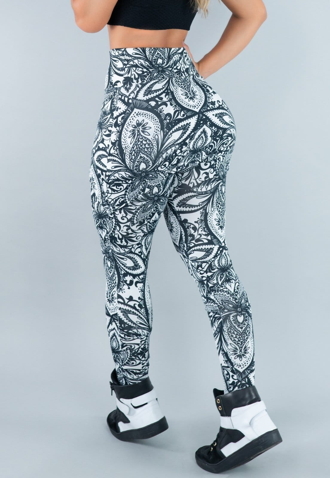 Vista 2 Calça Legging MVB Modas Saia Tapa Bumbum Suplex Lisa Mandala Mvb Modas branco/estampado/multicolorido/preto