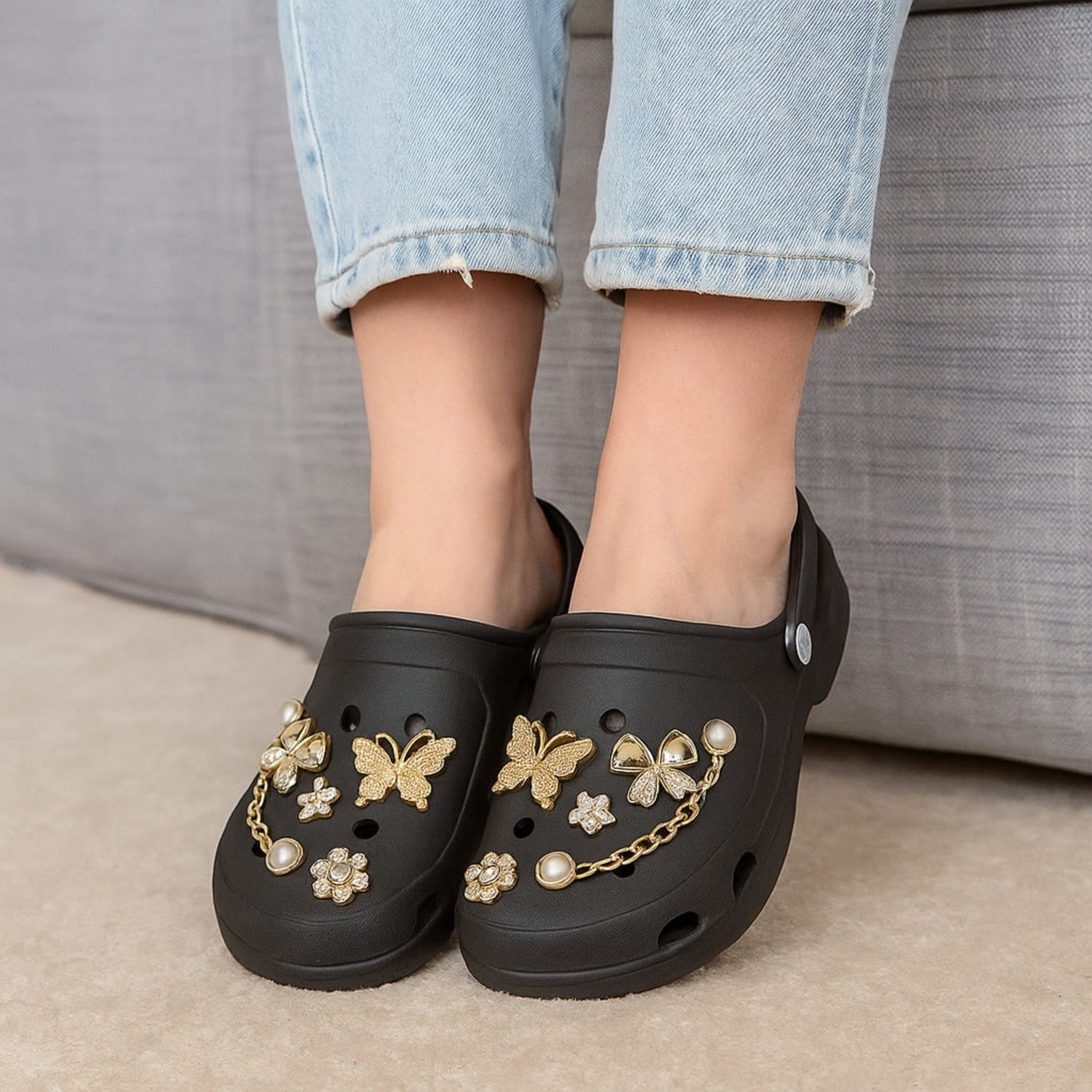 Vista 2 Chinelo Babuche Sandália Feminina com Enfeite Angipé preto