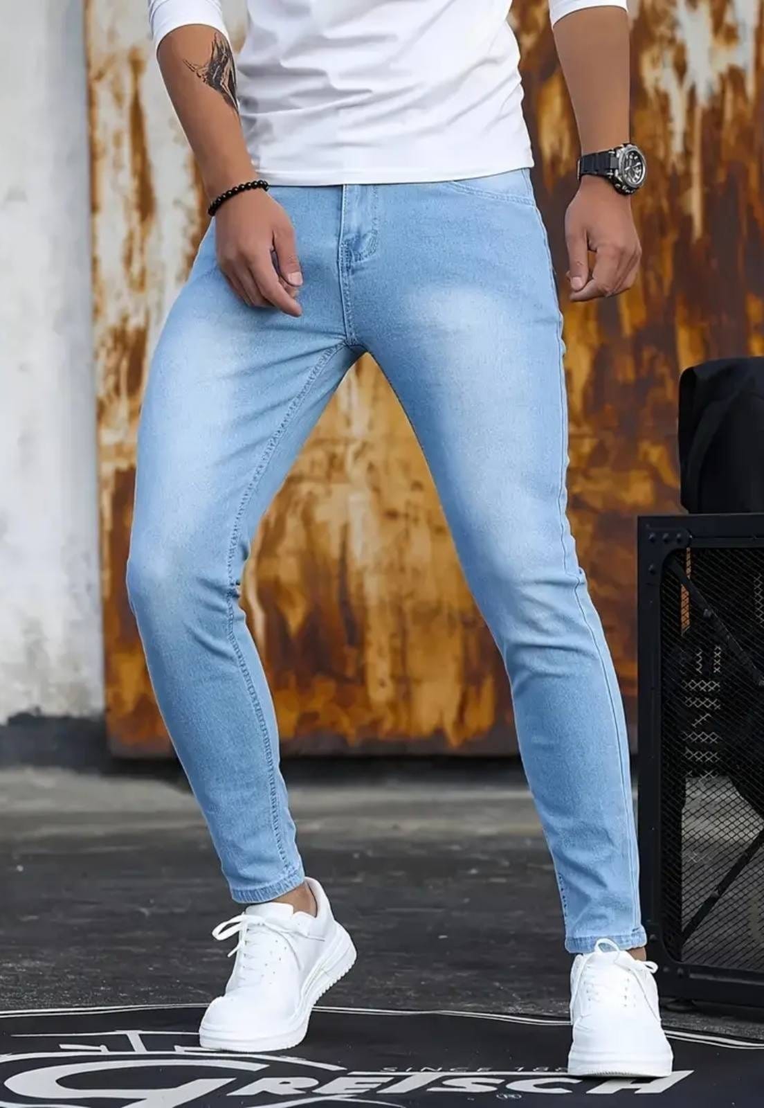 Calça Masculina Skinny Delavê Tex com Elastano e Costura Reforçada Lavagem Clara