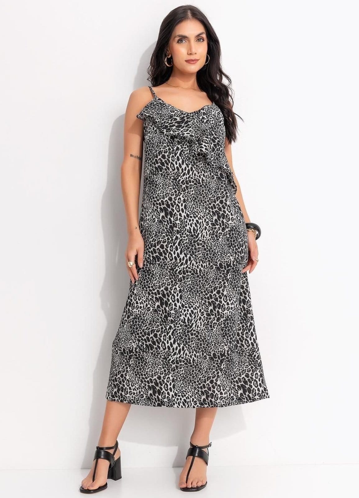 Vista principal Vestido Em Crepe Plano Quintess Onça Preta Quintess preto