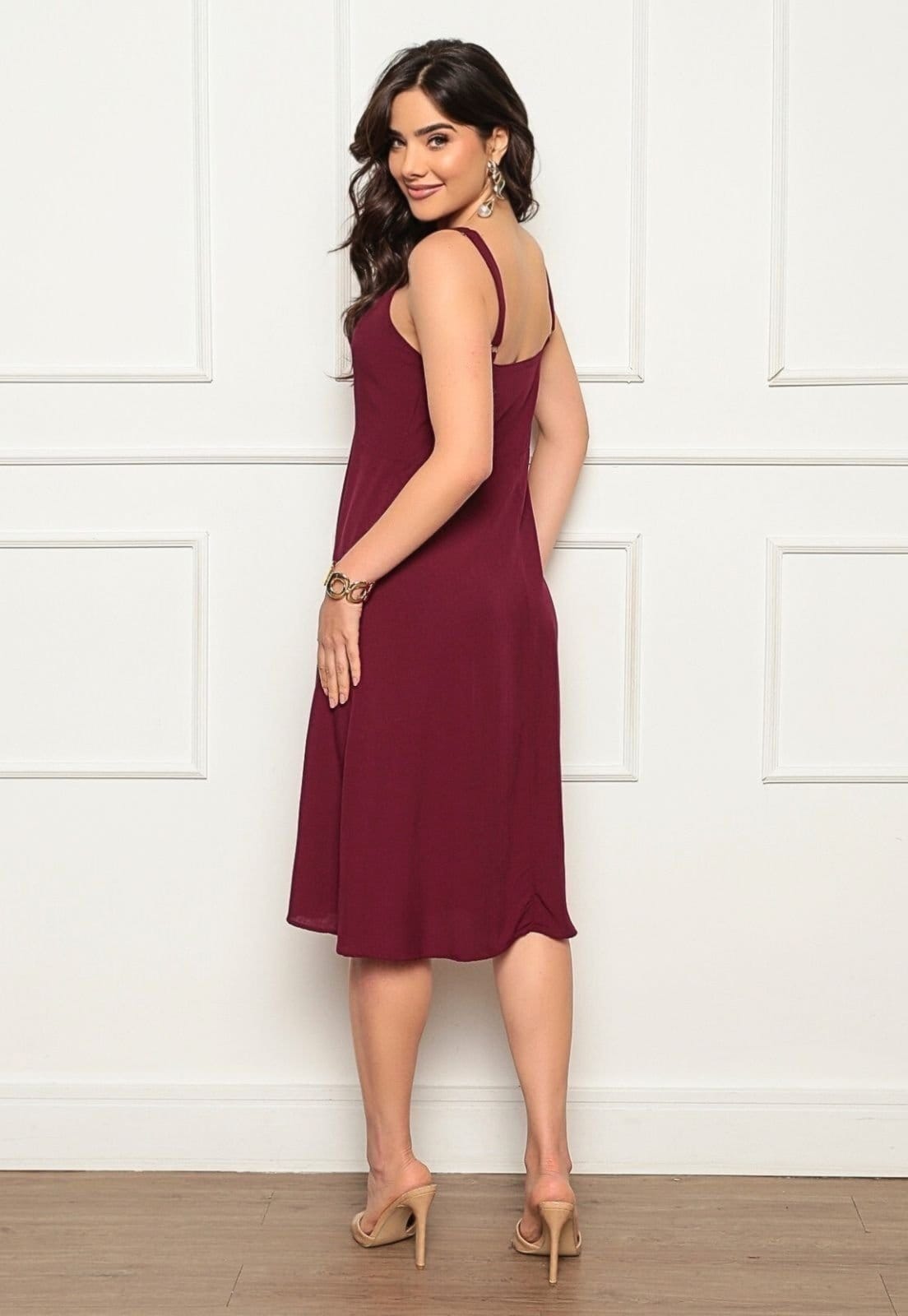 Vista 2 Vestido Midi Elegance Wine em Viscose Premium Fenda na lateral NKTEX vinho