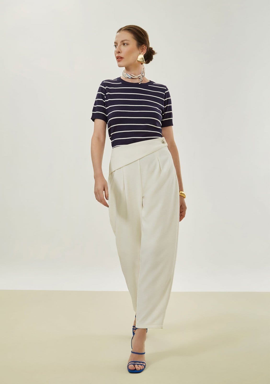 Vista principal Calça Maria Valentina Cenoura Alta Off-white Maria Valentina off-white white