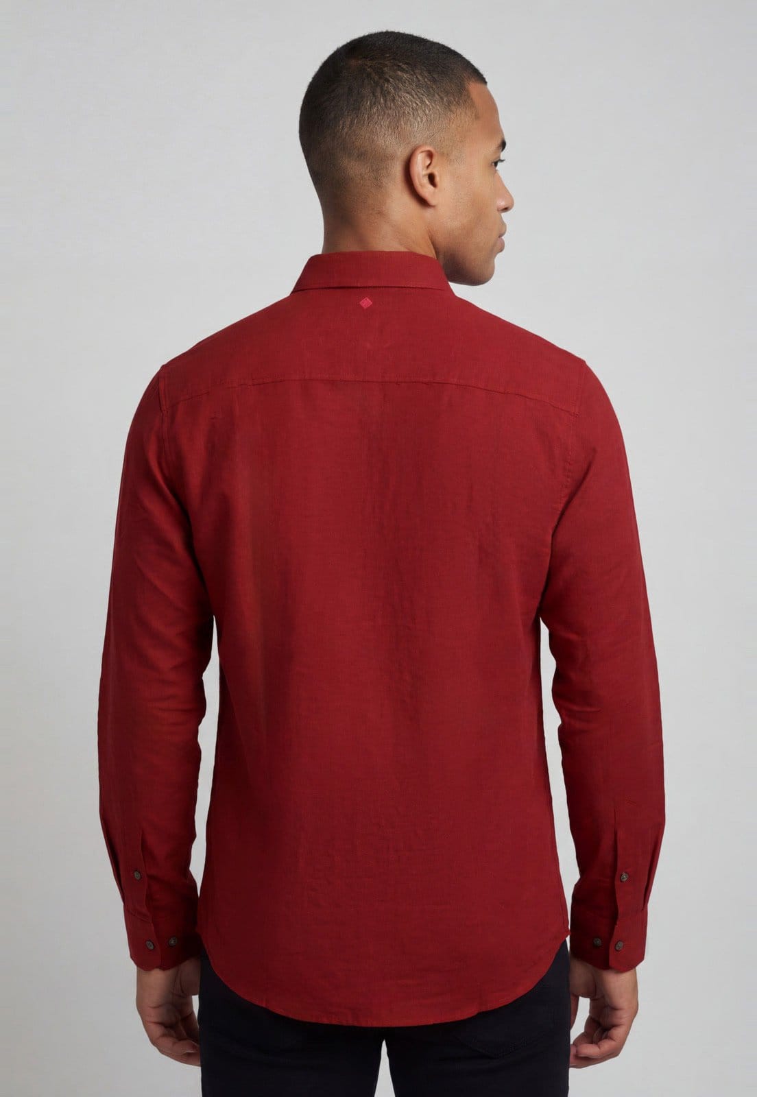 Vista 2 Camisa Masculina Forum Manga Longa Vermelha Forum vermelho