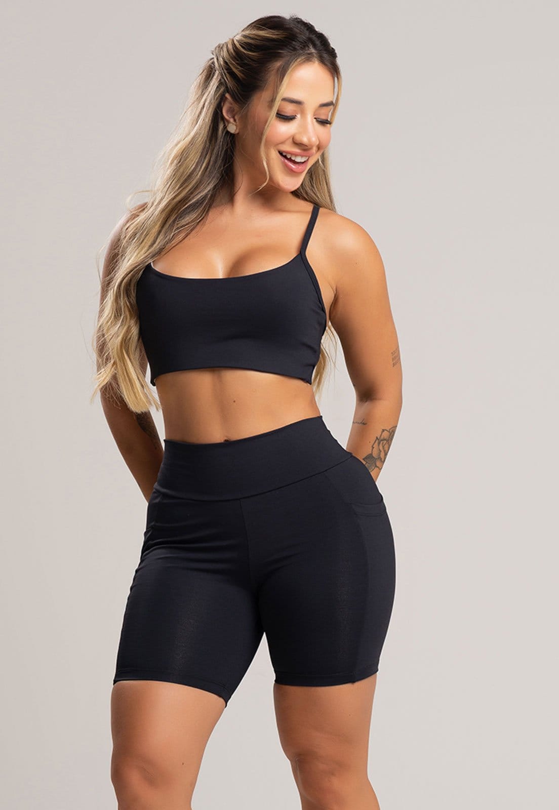 Short Fitness MVB Modas Bolsos Cintura Alta Feminina Poliamida