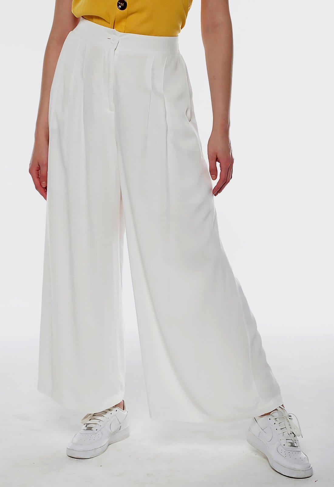 Vista 2 Calça Pantalona com Pregas Feminina Off White Sob com Bolsos SOB amarelo white