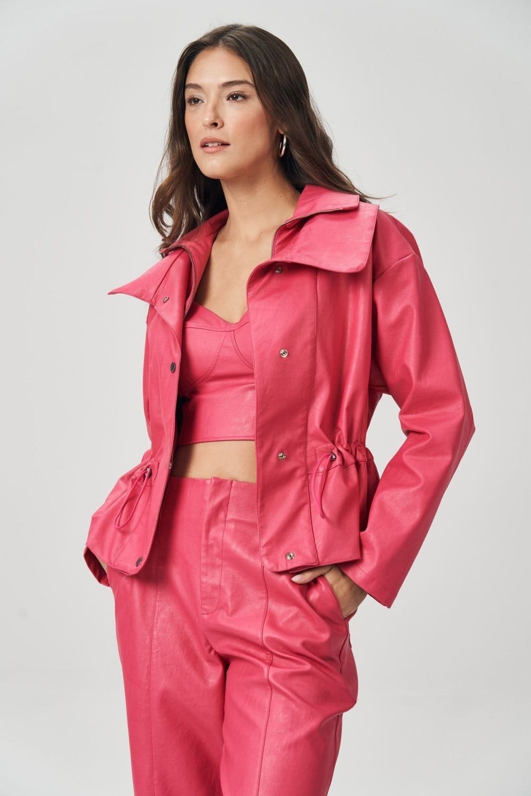 Jaqueta Acinturada PU Feminina Acostamento