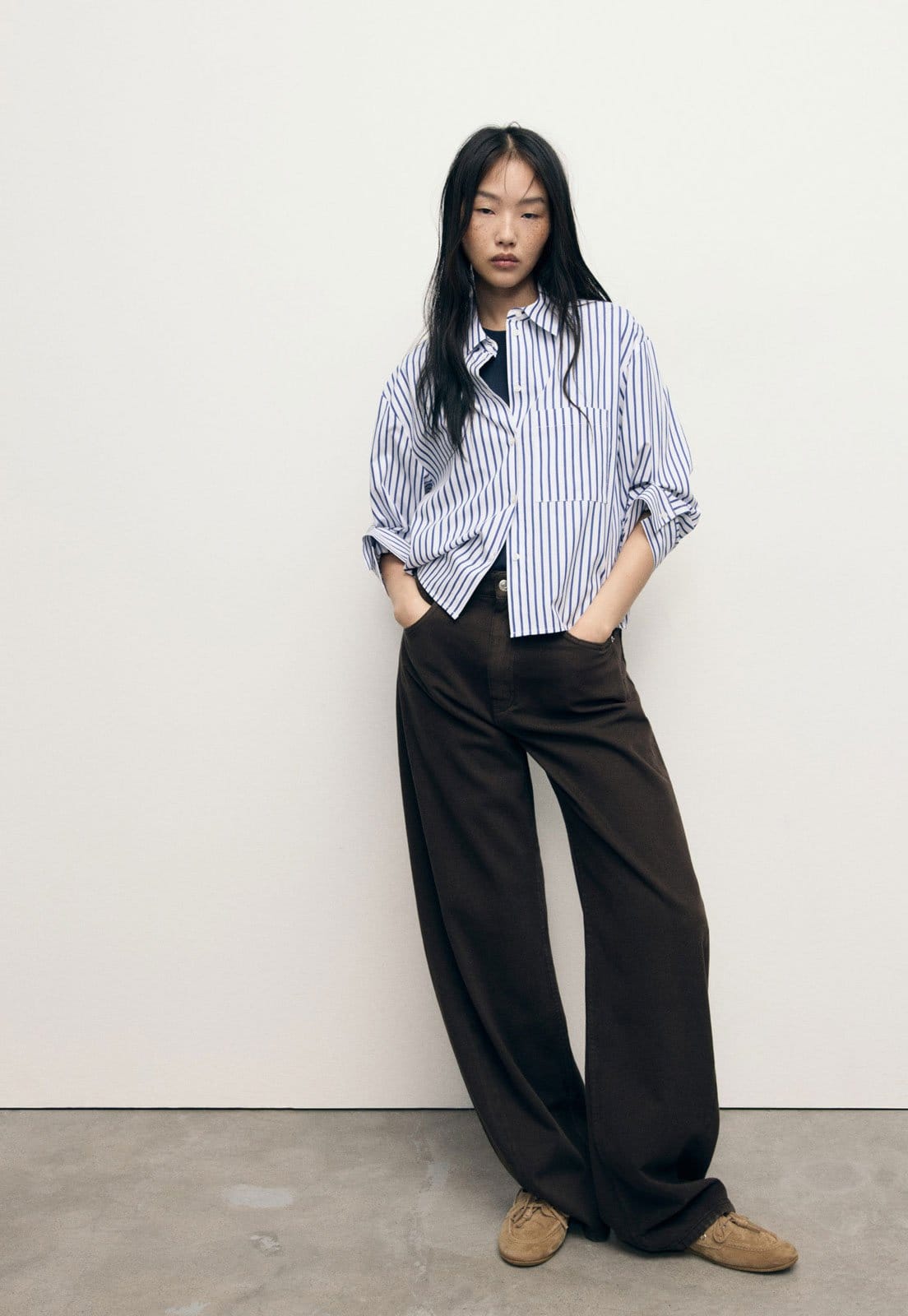 Vista 2 Camisa Feminina Mango Listrada e Branco Mango azul