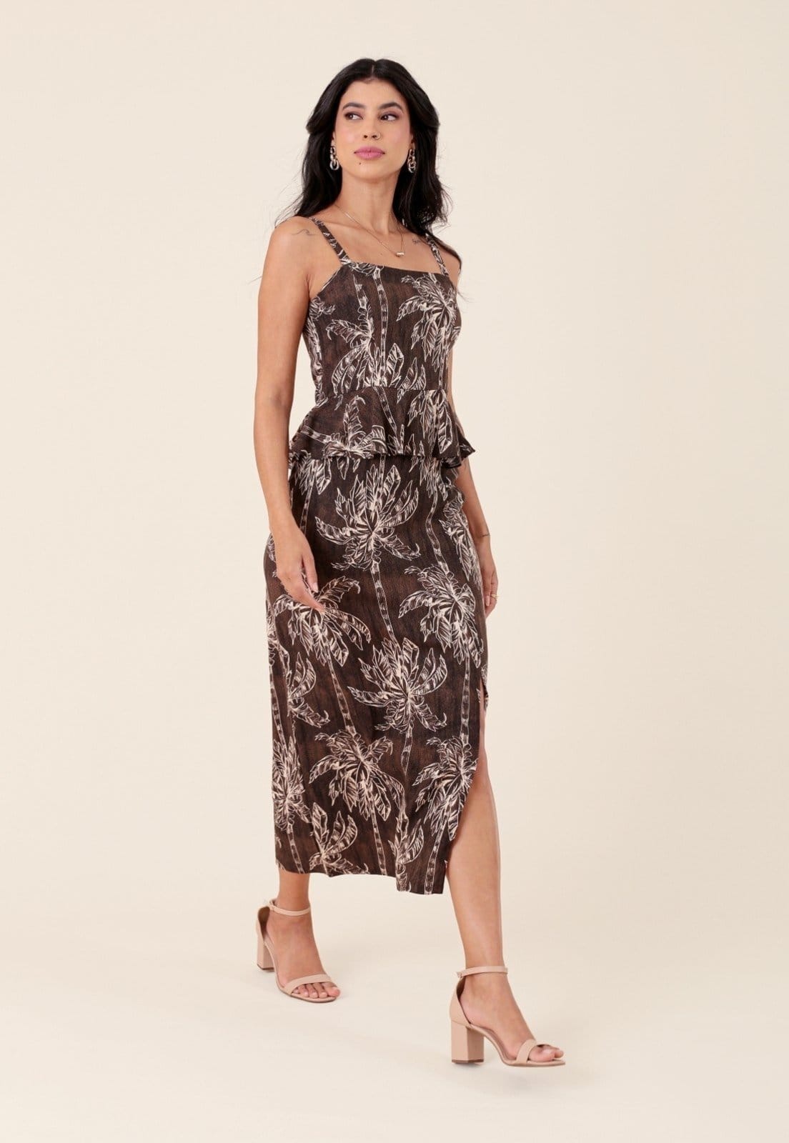 Vestido Em Linho Pop Me Estampado Palmeira Negra Peplum Com Alças Preto