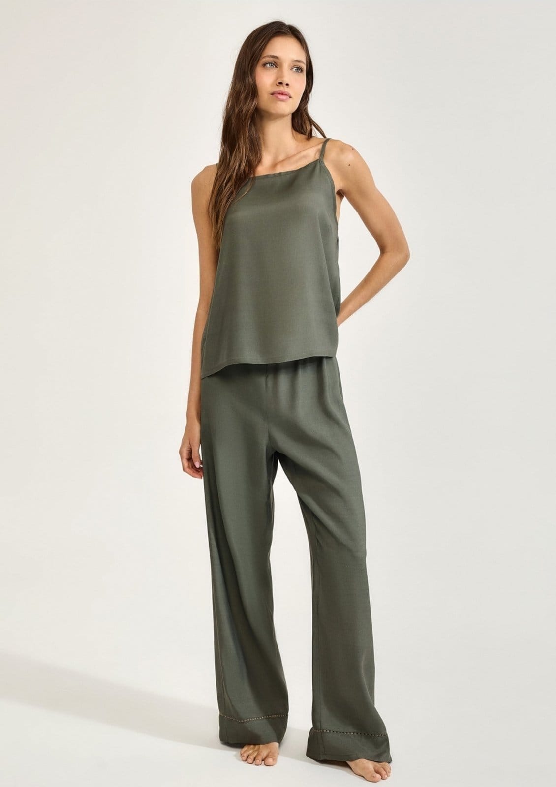 Pijama Longo Feminino Alças Finas Em Viscose Hering