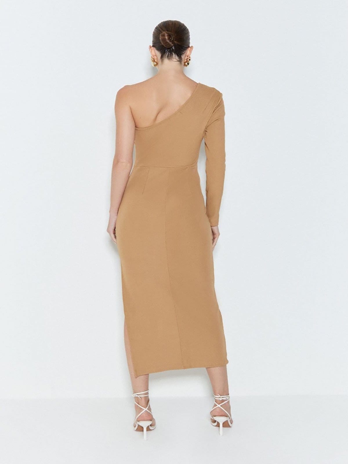 Vista 2 Vestido Midi Zen Um Ombro So Manga Longa Caqui ZEN cáqui caqui