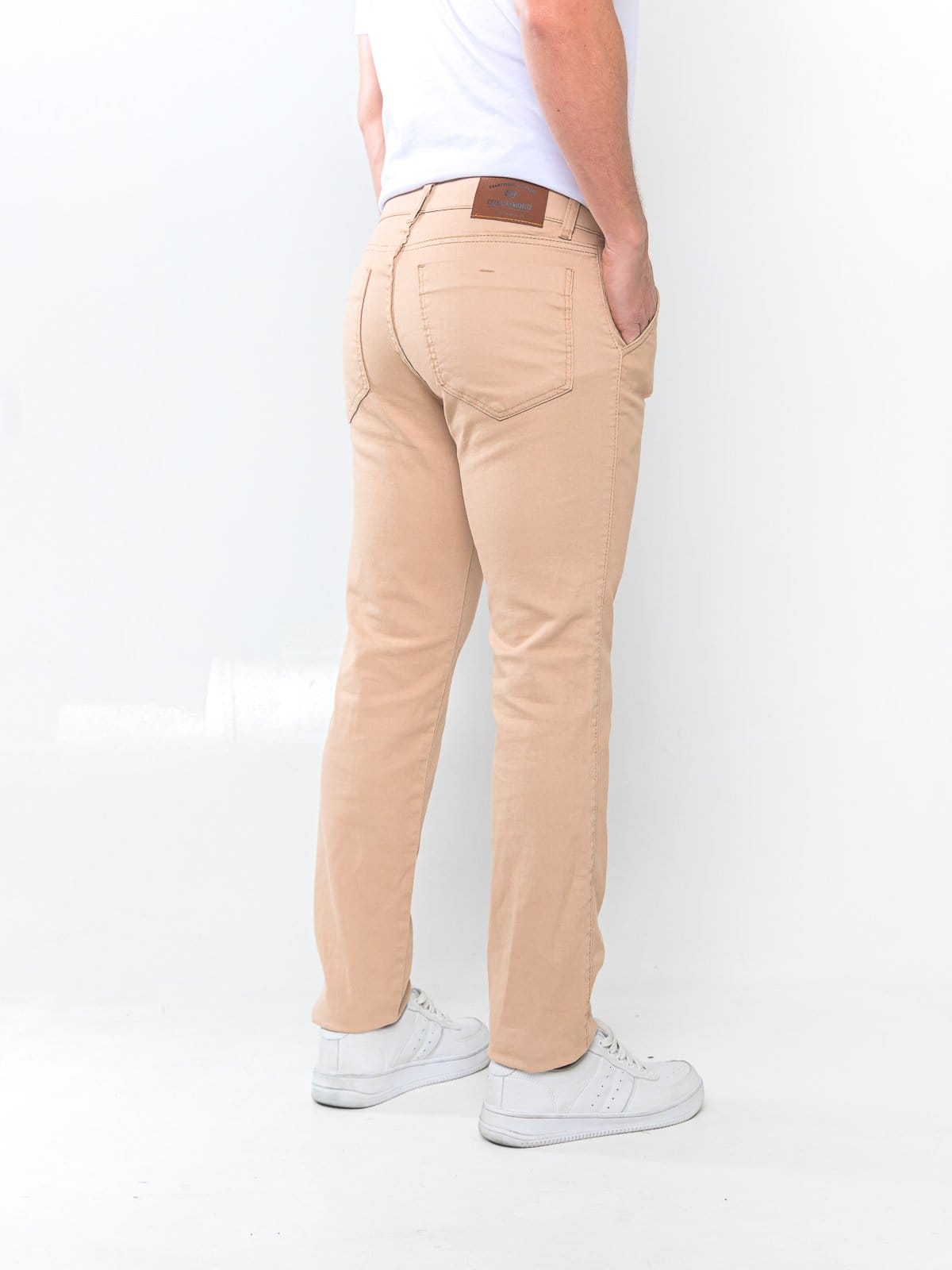 Vista 2 Calça Sarja Masculina Kovali Básica e Confortável KOVALI FASHION STORE bege