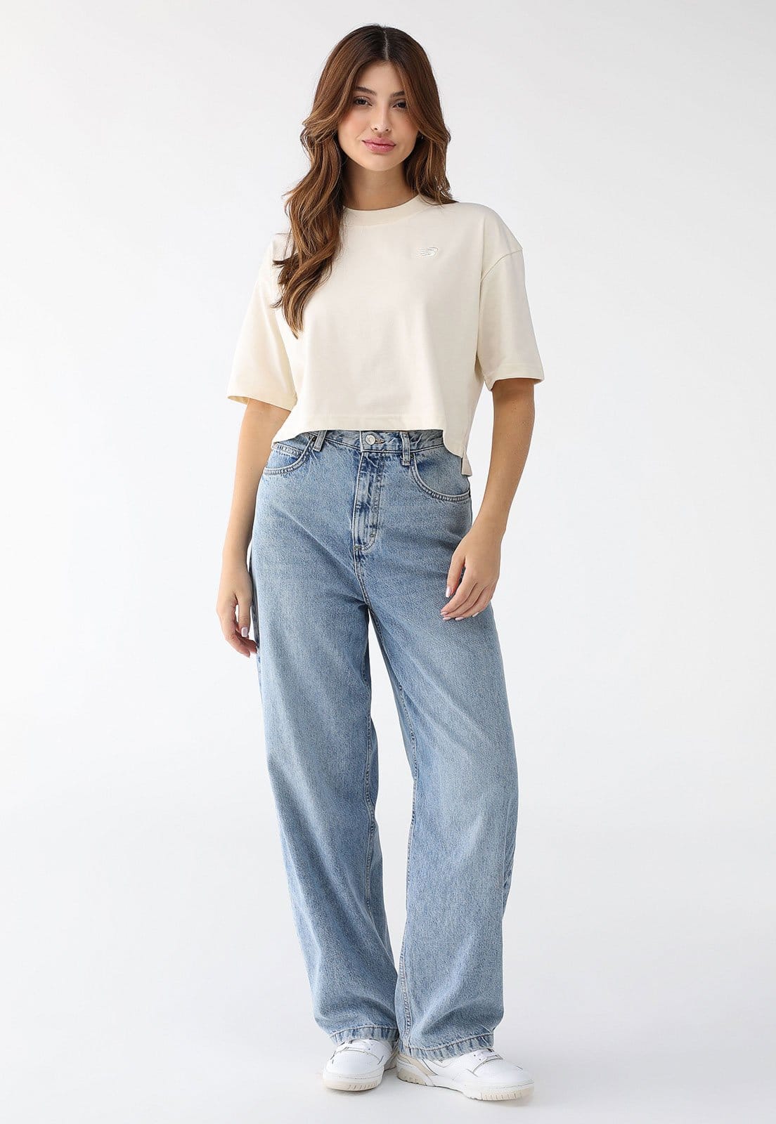 Vista 2 Camiseta Cropped New Balance Reta Logo Off-White New Balance off-white white