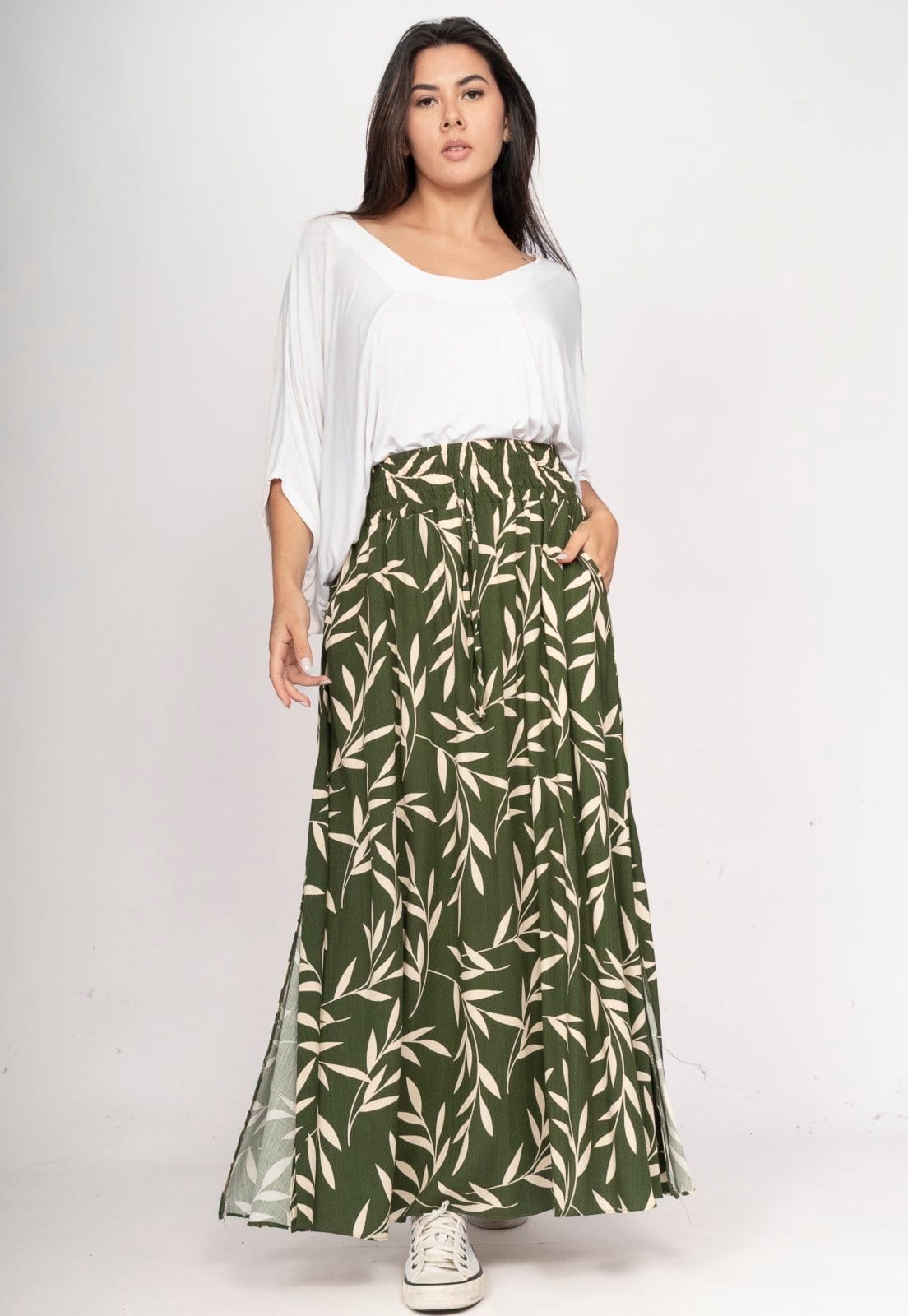 Vista 2 Saia Cabanafree Longa Viscose Tie Dye Musgo Cabanafree estampado