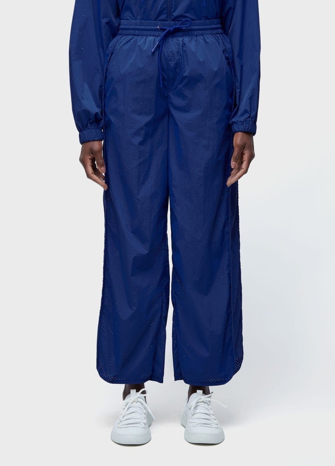 Calça superlight microfuros