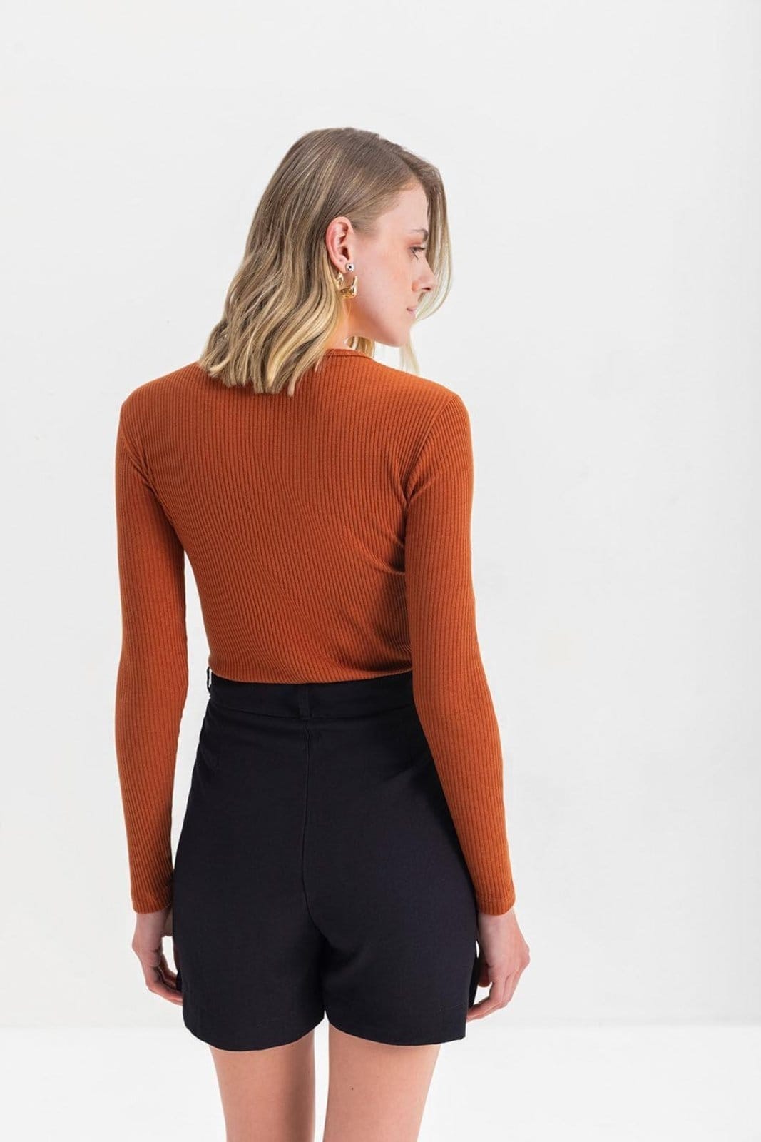 Vista 2 Blusa Feminina Decote Quadrado Essendi Médio Essendi marrom