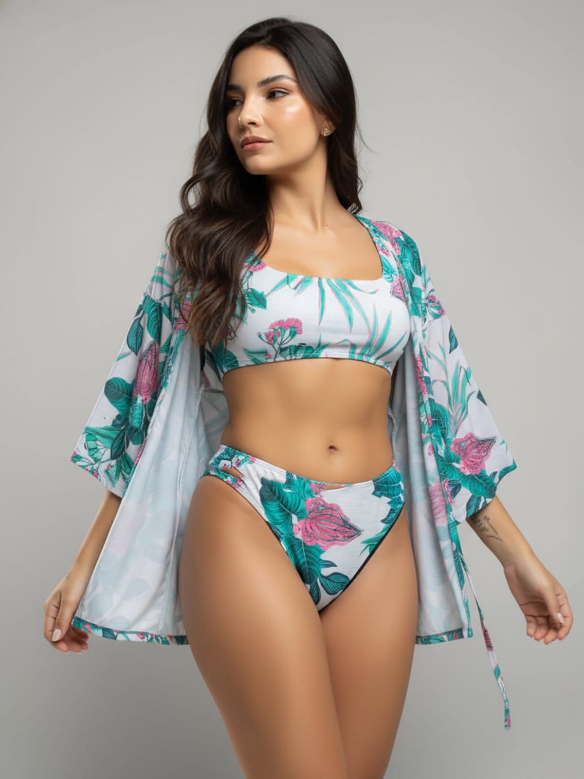 Conjunto Vicbela Biquíni Regata Fio Duplo Asa Delta + Saída de Praia Kimono