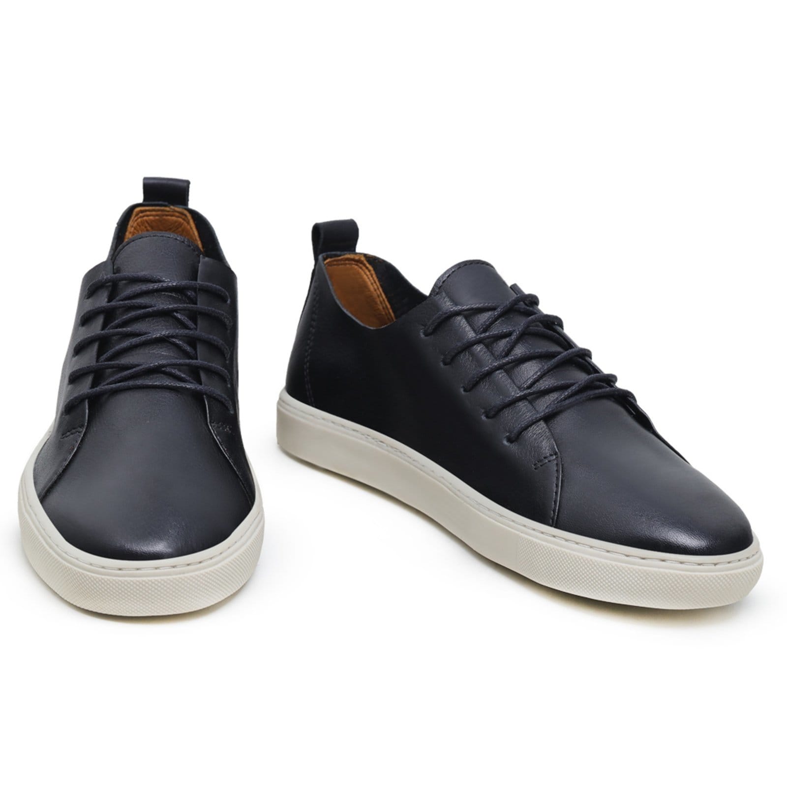 Vista 2 Tenis Feminino Cano Baixo de Couro sem Forro Interno Ref.:1810 Mister Couros preto