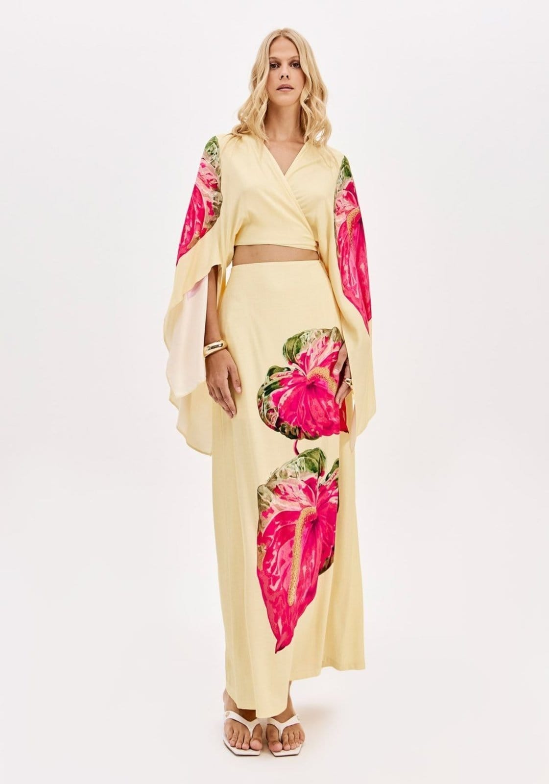 Saia Super Midi Evasê Com Cintura Alta