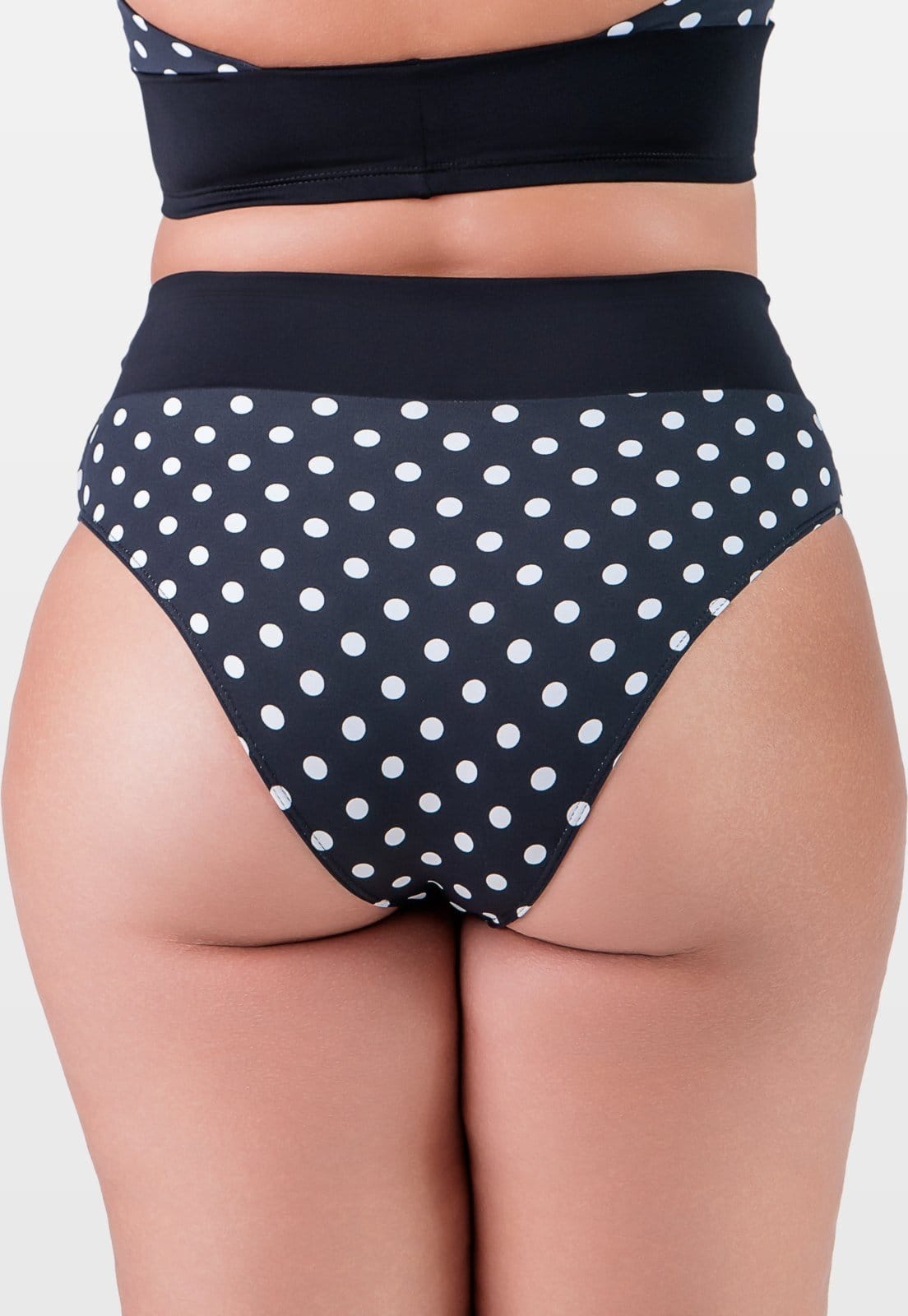 Vista 2 Calcinha Summer Soul Hot Pants Plus Size Poá Summer Soul preto