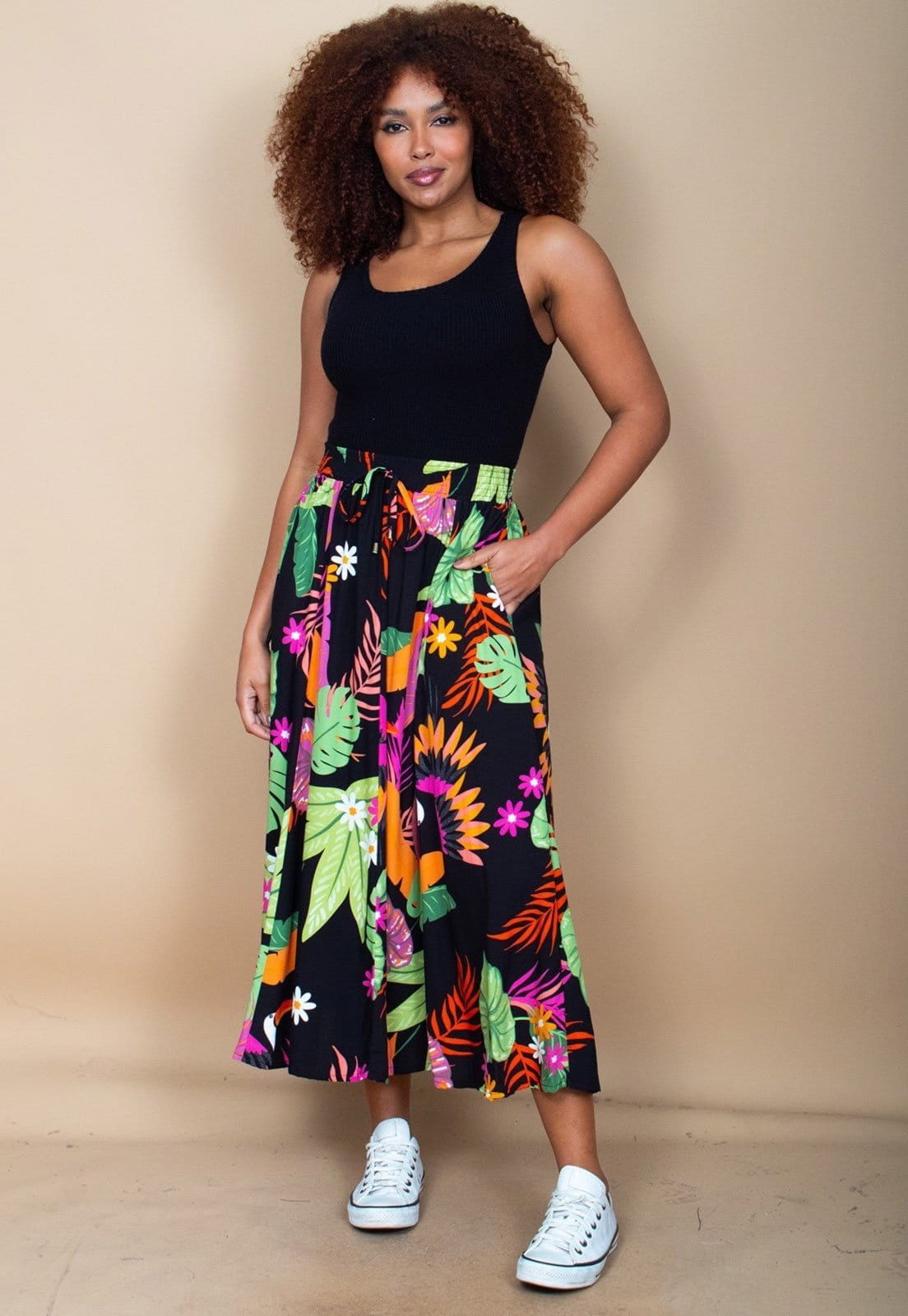 Vista 2 Saia Cabanafree Longa Viscose Estampa Noite Botânica Cabanafree estampado/multicolorido/preto