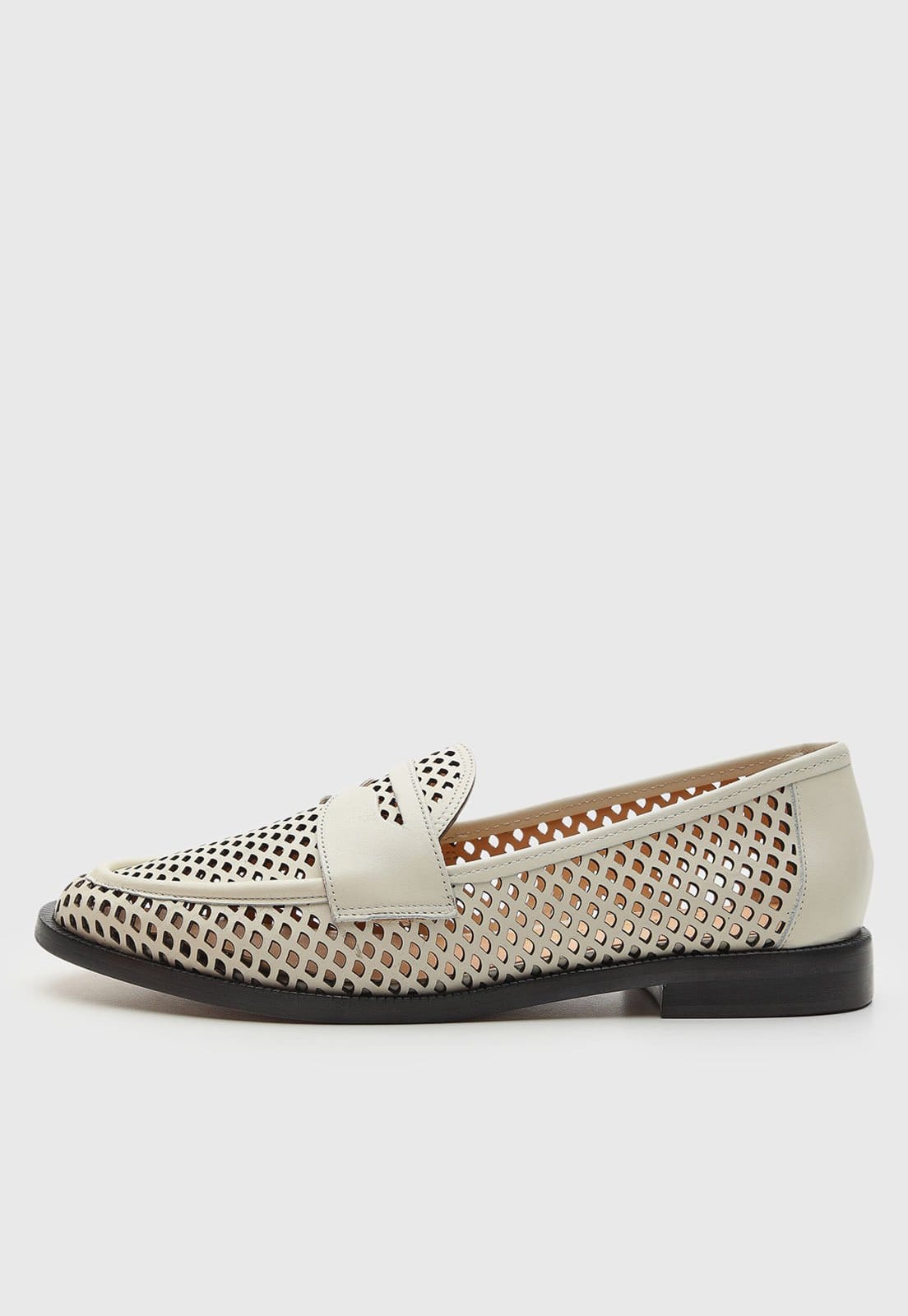 Mocassim Feminino Luiza Barcelos Vazado Off-White