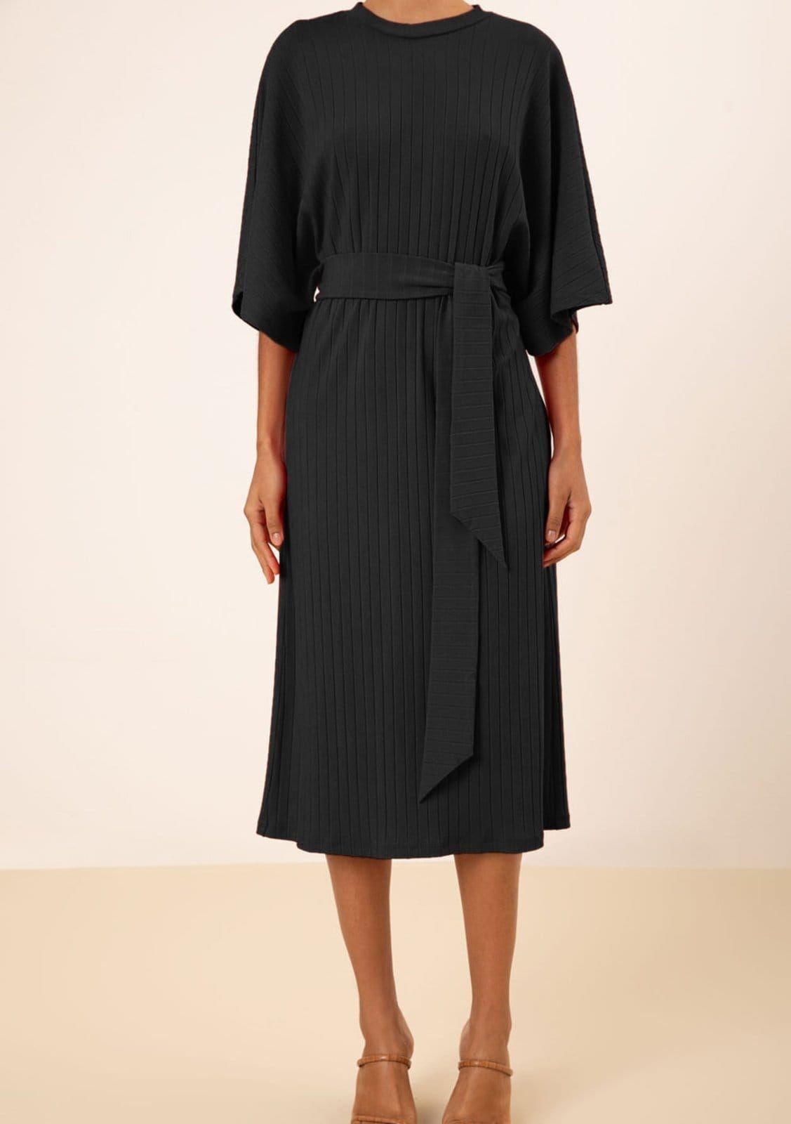 Vista 2 Vestido Maria Valentina Solto Decote Careca Manga Curta Midi Maria Valentina preto