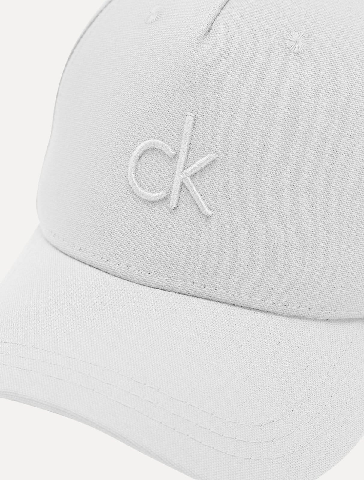 Vista 2 Boné Calvin Klein Masculino 5 Gomos Logo CK Bordado Calvin Klein branco