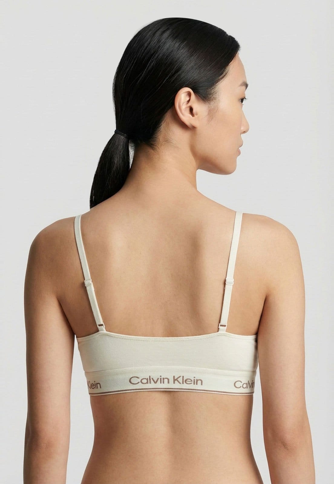 Vista 2 Top Feminino Calvin Klein Modern Cotton Seamless Off-White Calvin Klein Underwear off-white white