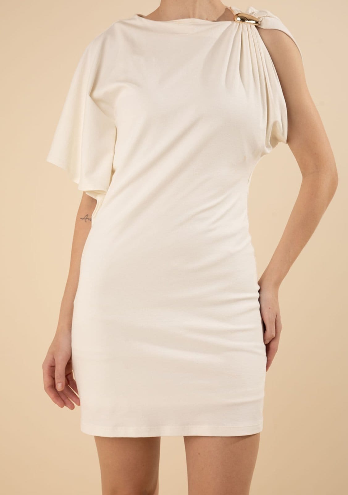 Vista 2 Vestido Morena Rosa Solto Um Ombro Só Manga Curta Curto Estampado Morena Rosa estampado rosa